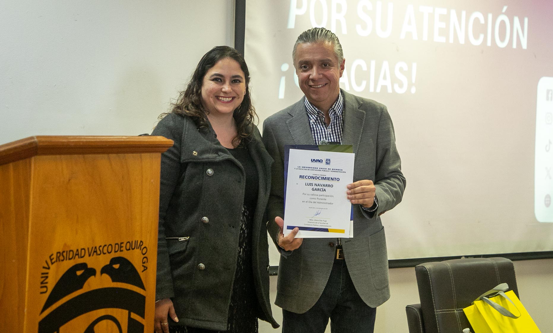 61224 Día del Administrador_-15