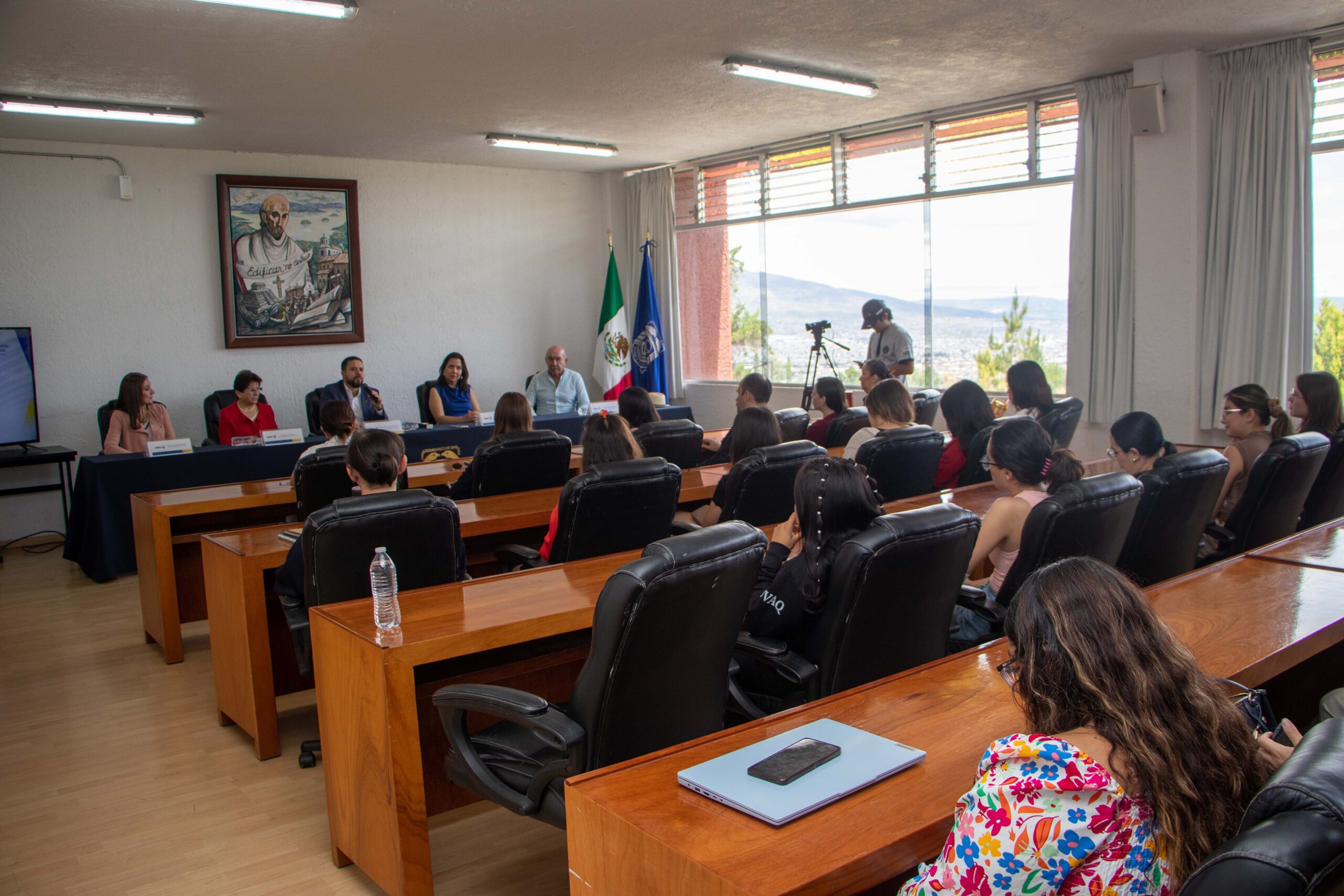250529 Firma Convenio Atención a Víctimas_-6