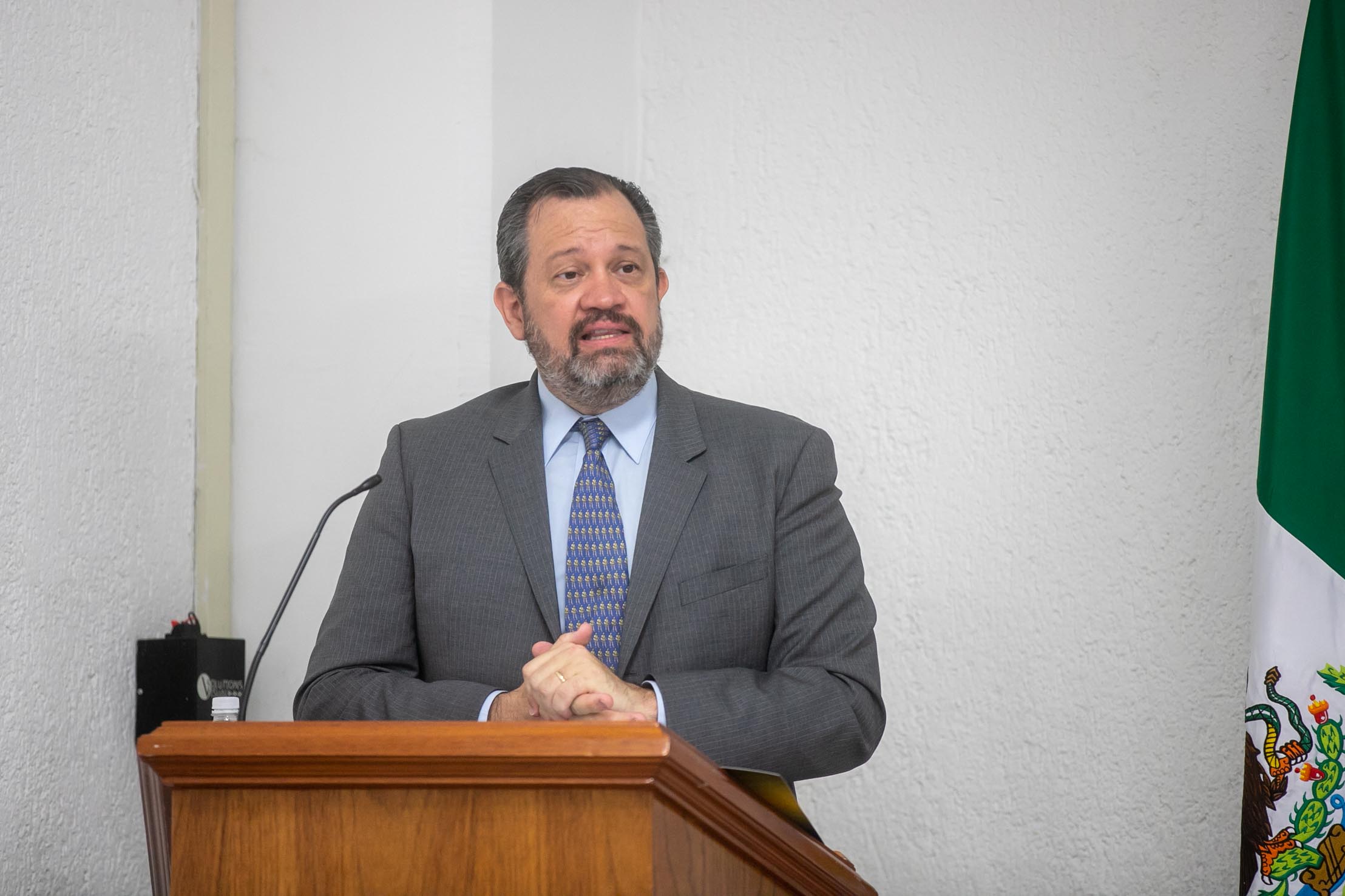 Dialogan sobre el Derecho a la Seguridad Pública y sus implicaciones