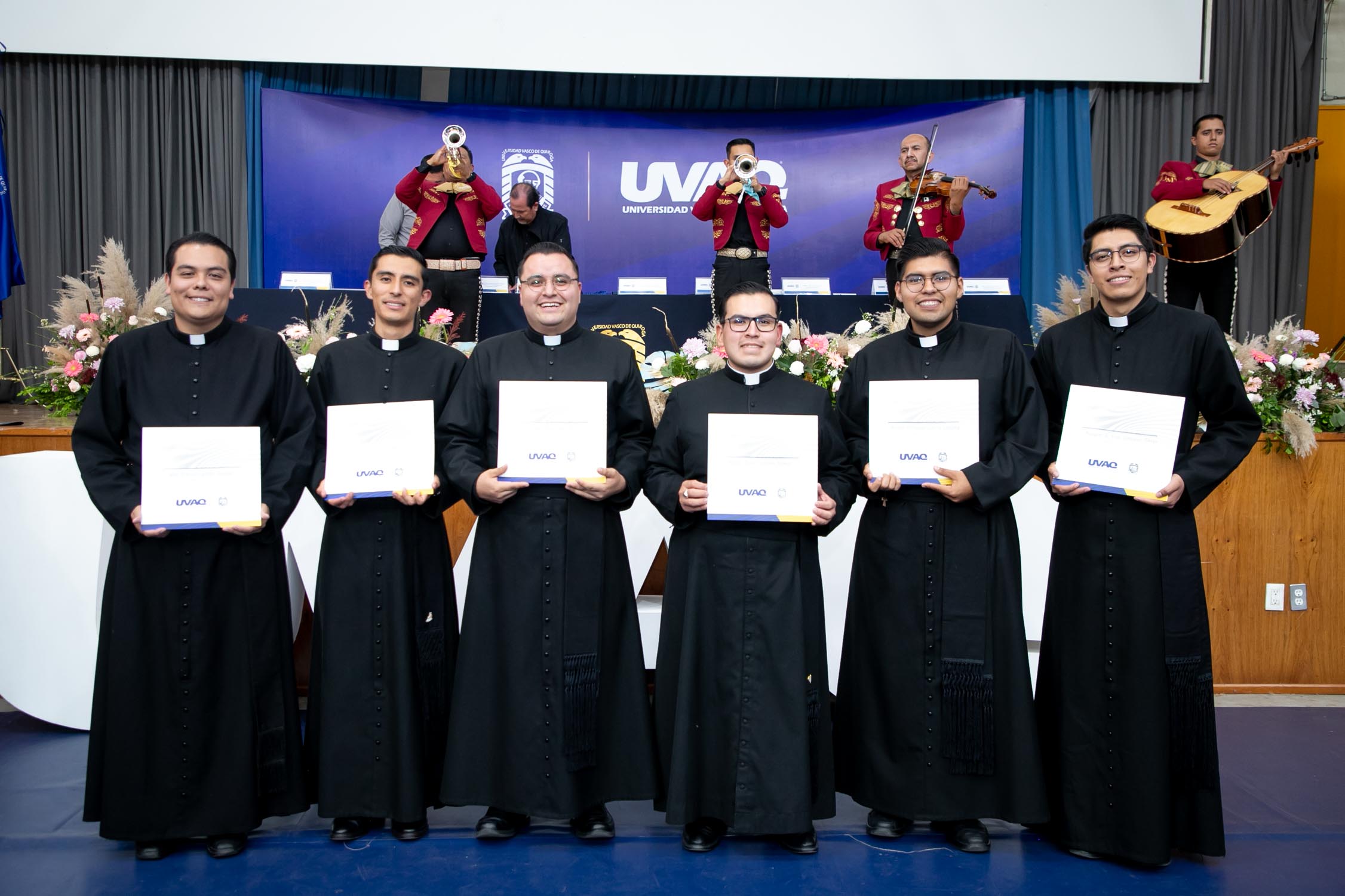250913 Graduación UVAQ Online _-65