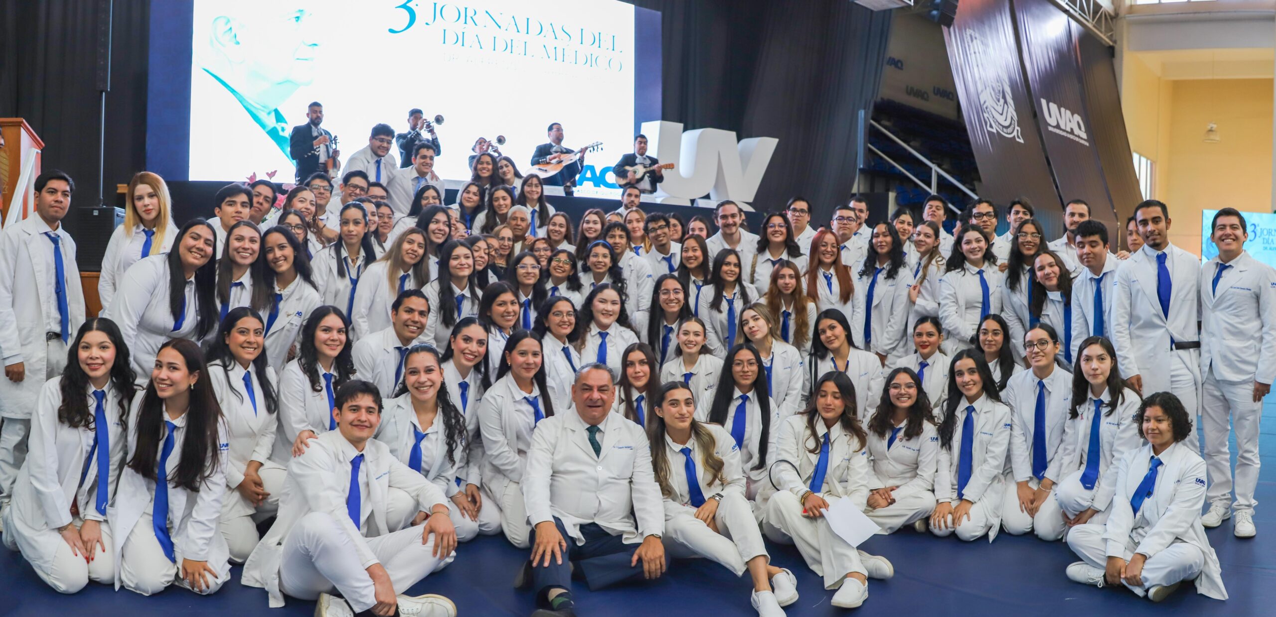 Vocación, ética y humanidad destacaron en las Terceras Jornadas del Día del Médico en la UVAQ