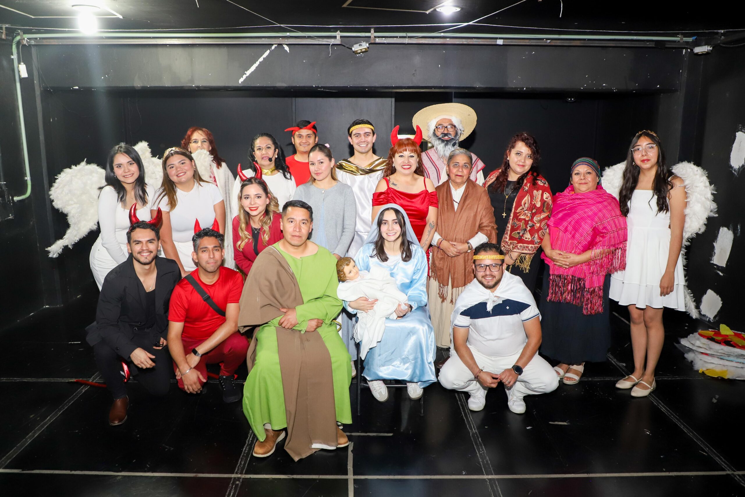 Con espíritu navideño, la comunidad UVAQ celebra su posada y pastorela