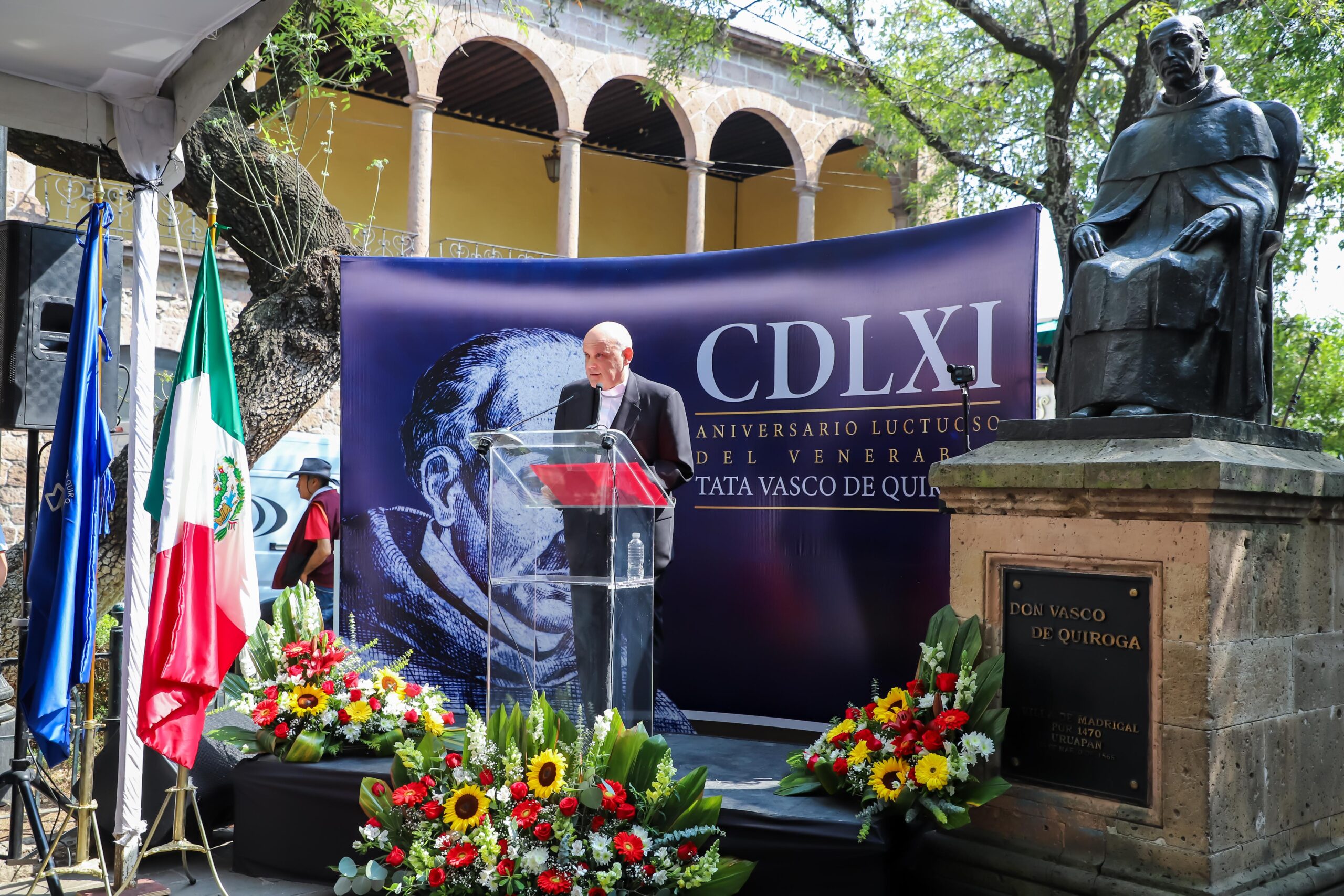 Atender a los pueblos con diálogo y encuentro, como Don Vasco, pide Obispo de México