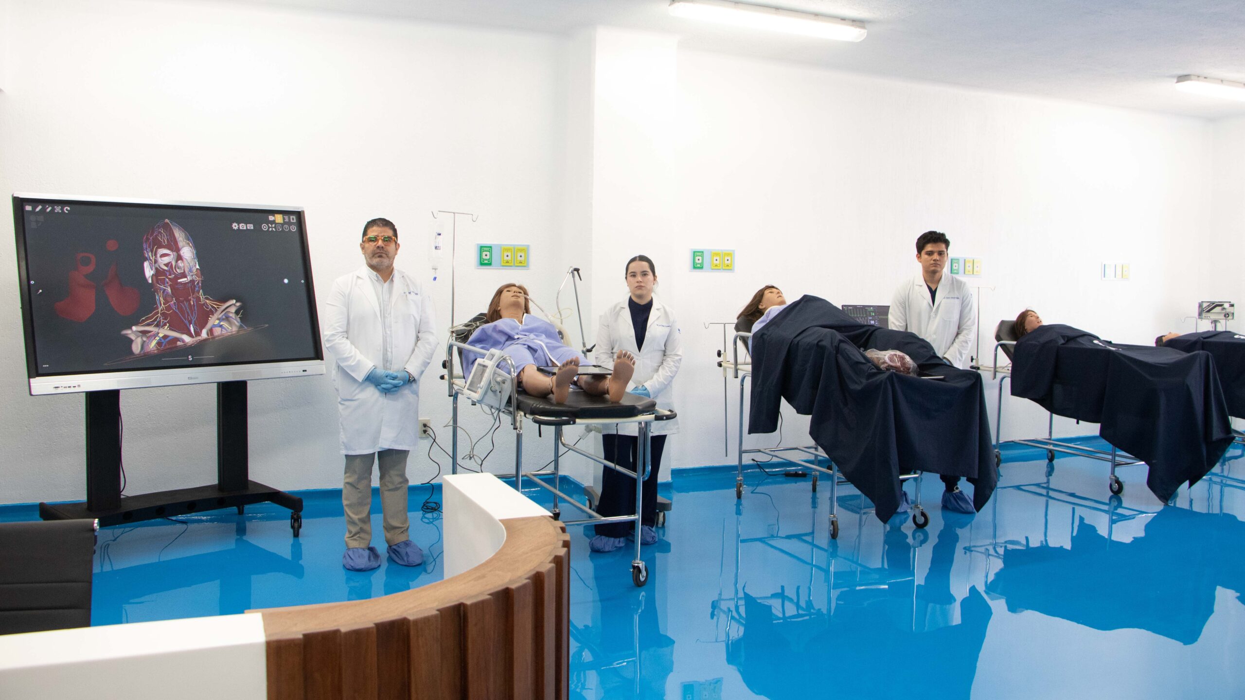 Inauguran Centro de Simulación y Competencias Médicas UVAQ