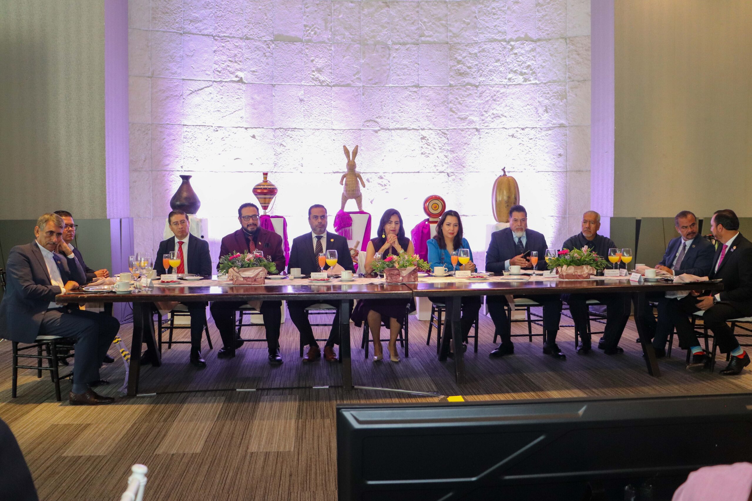 250918 Desayuno Colegios de Profesionistas-4