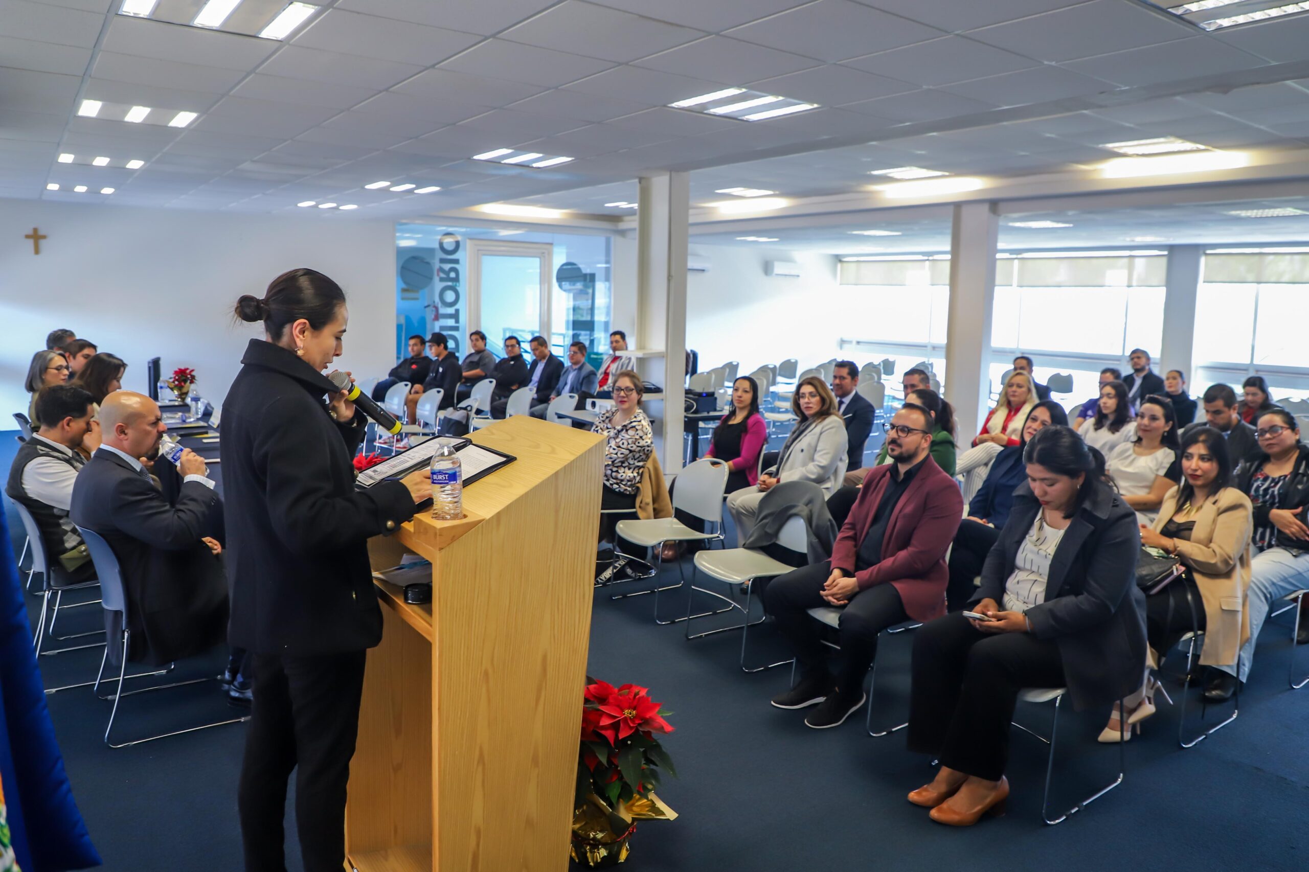 251202 Entrega Recepción Licenciaturas Tres Marías_-10