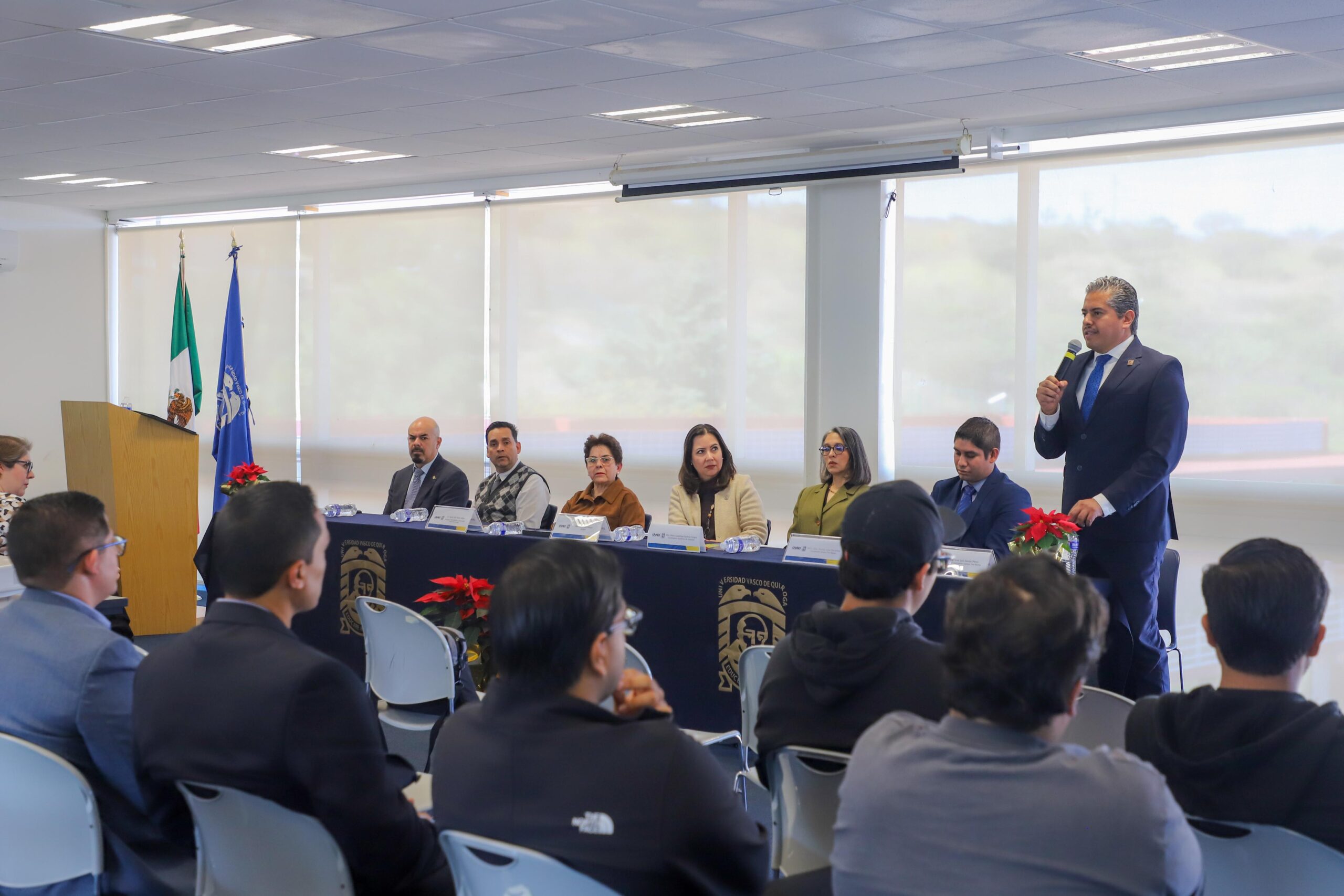 251202 Entrega Recepción Licenciaturas Tres Marías_-3