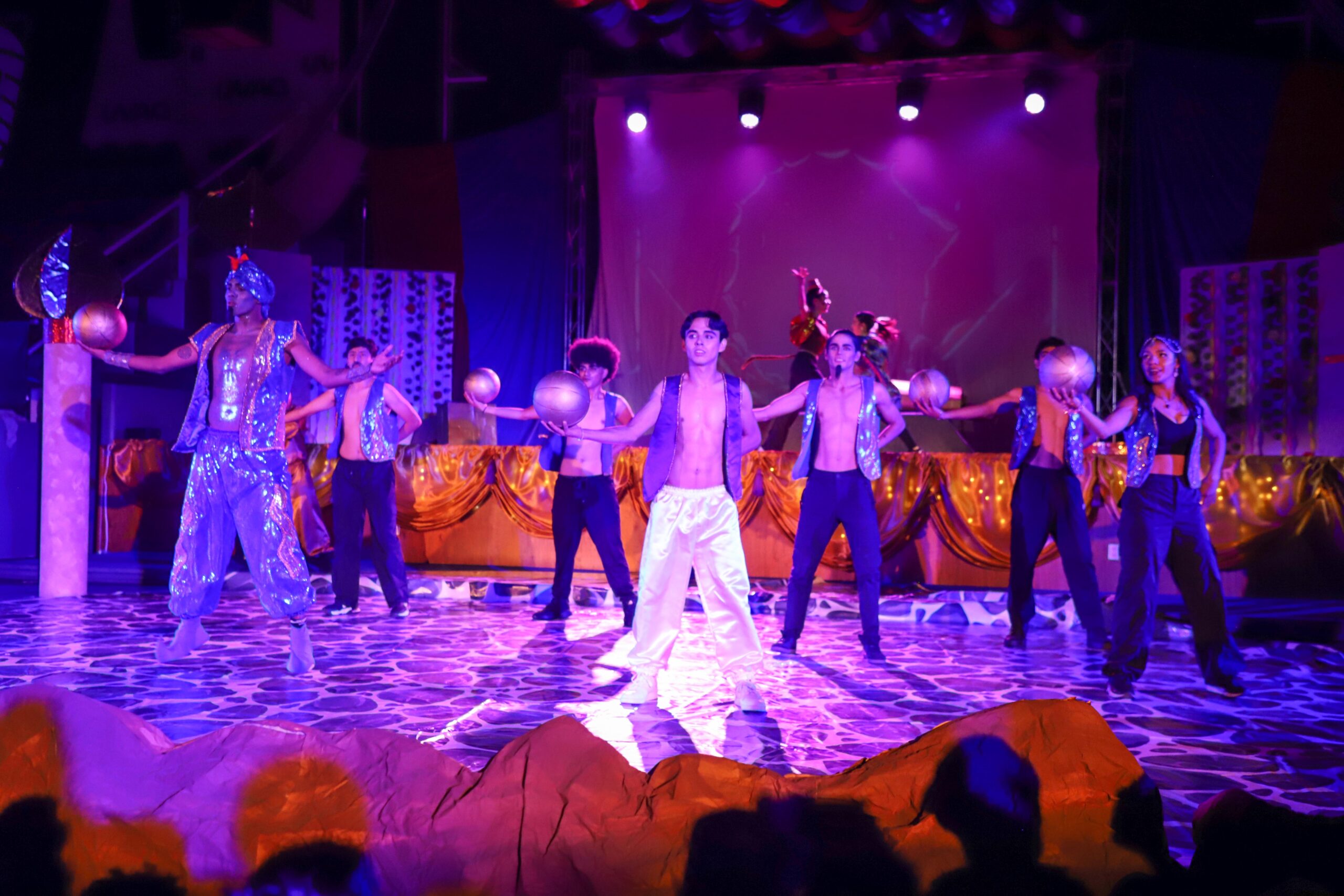 Cautivan con el Circo de Aladdin 2025 en la UVAQ