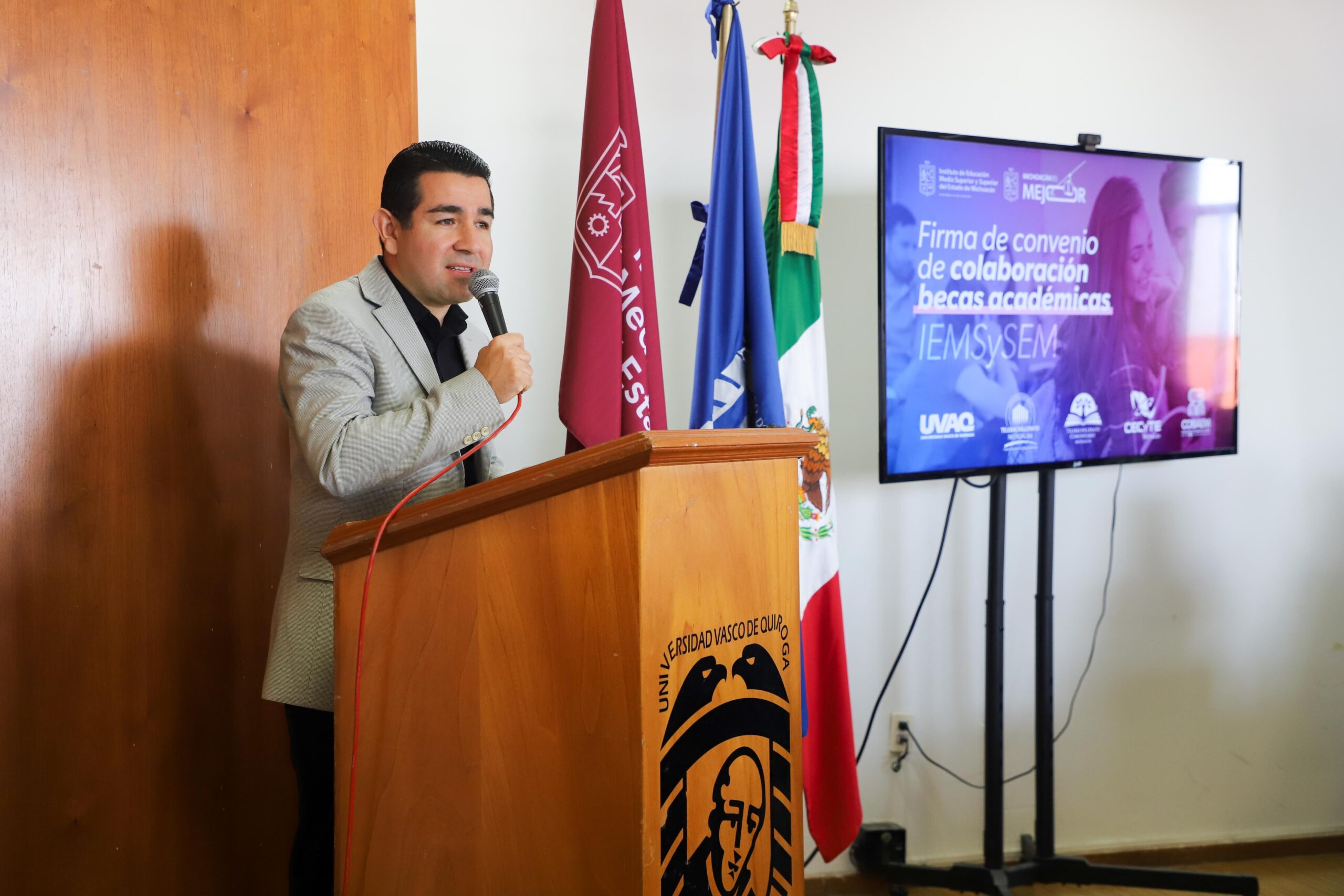 260209 Firma de Convenio UVAQ y Subsistemas_-17