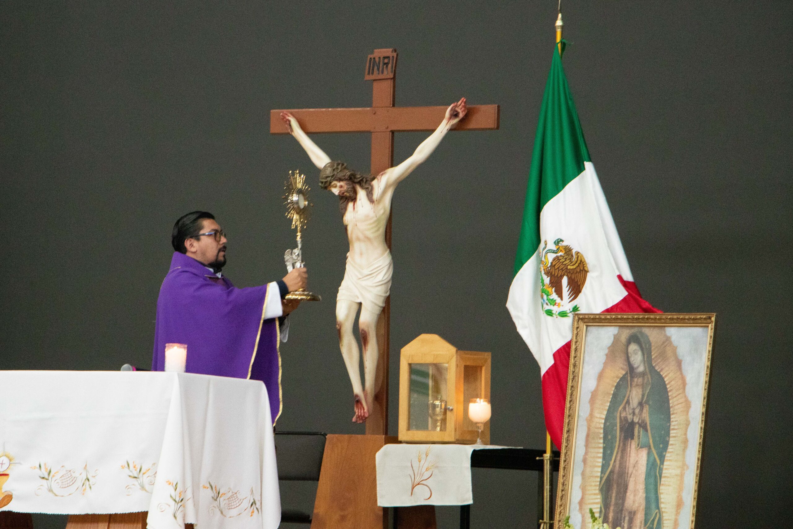 Comunidad educativa celebra Misa por México 