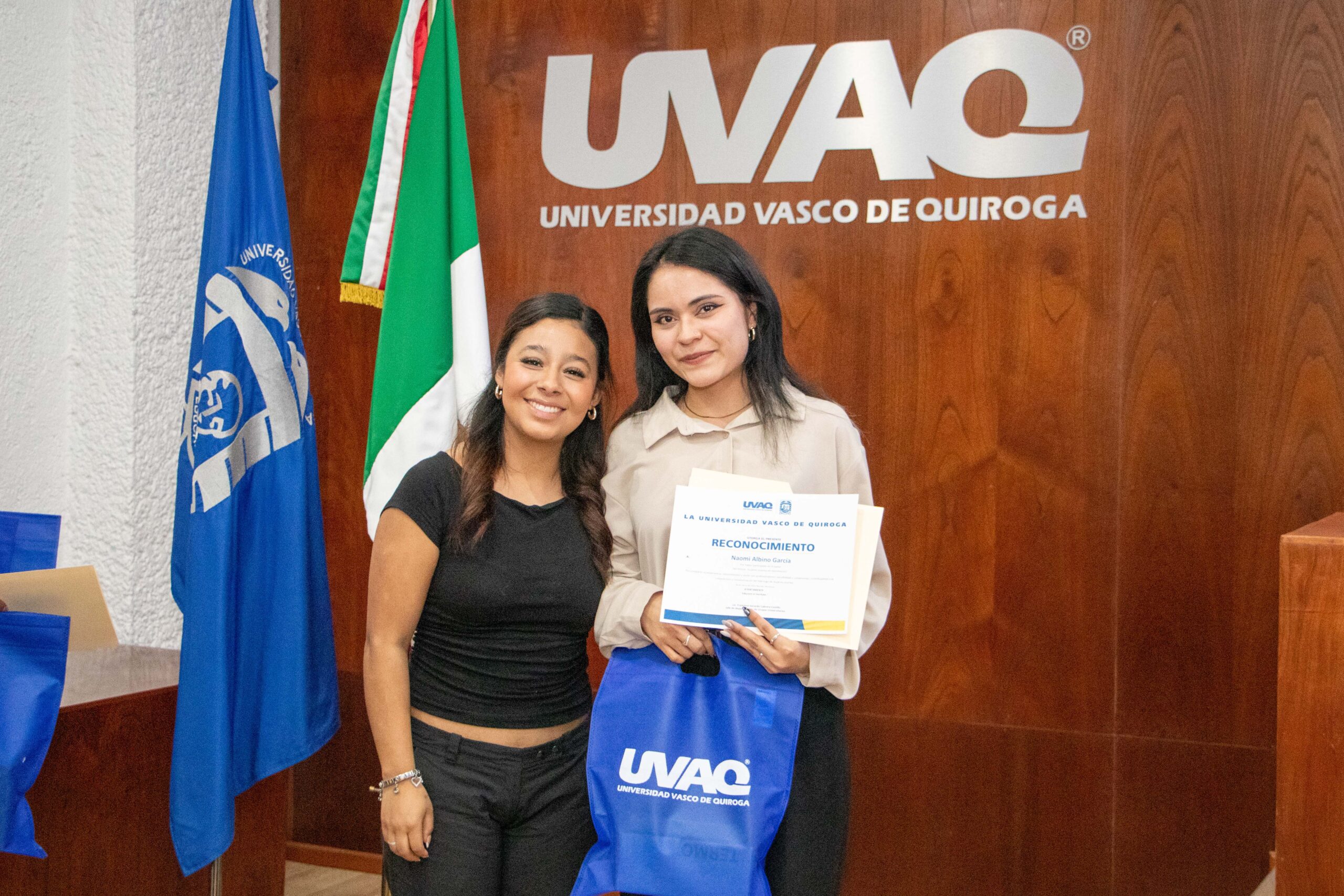 260306 PANEL MUJERES GRUPOS UNI-16