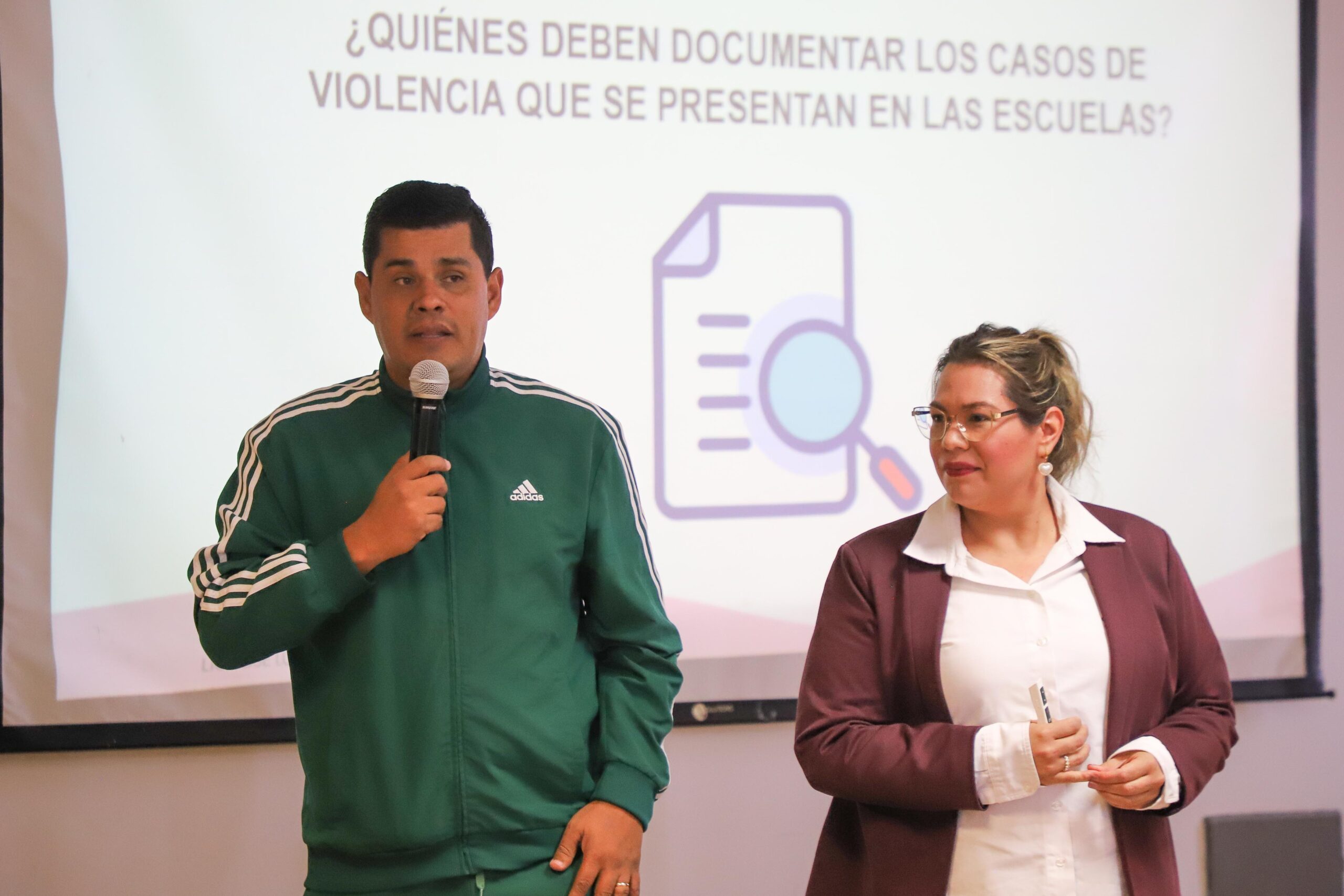 260312 Charla Violencia Escolar CFYD-8