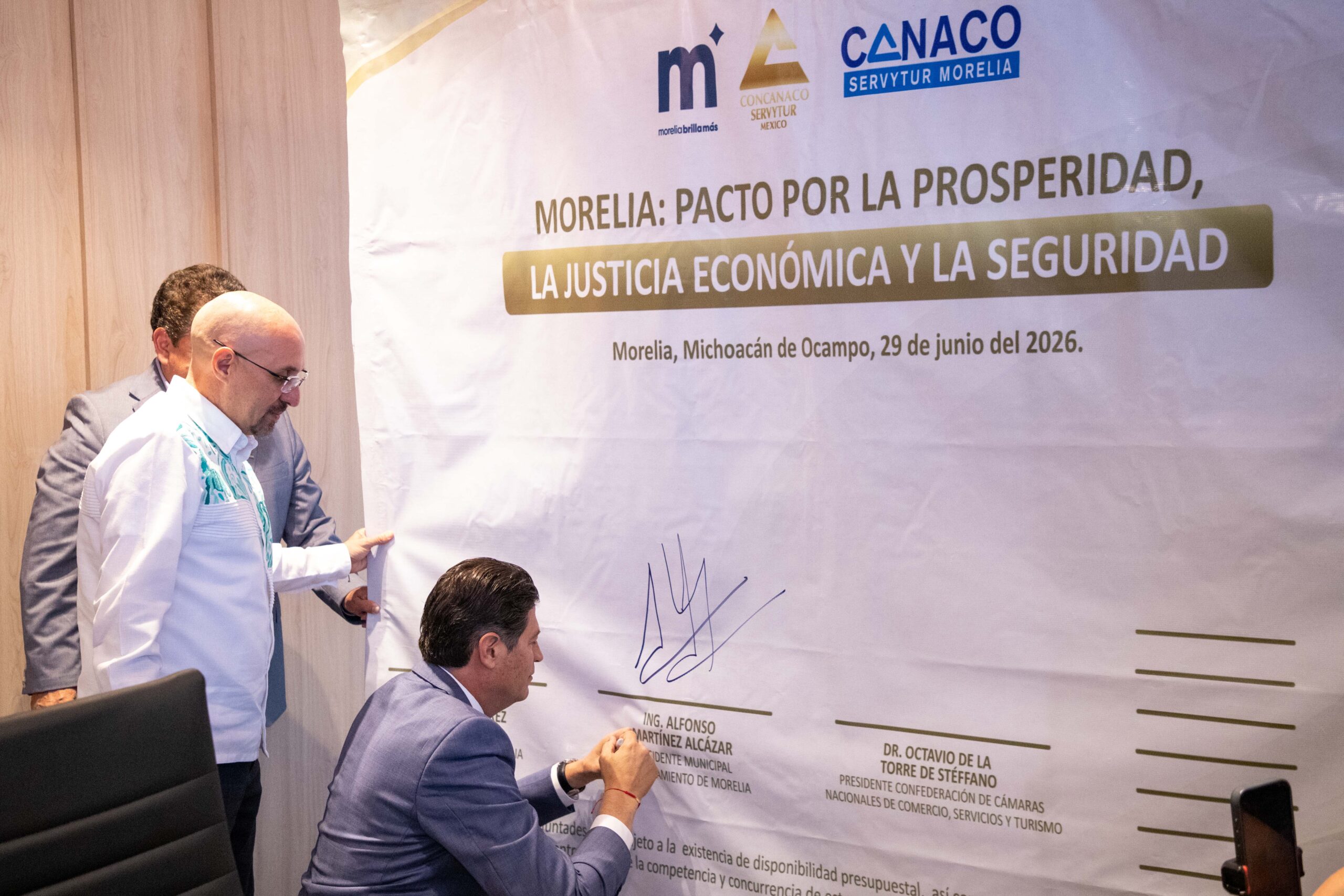 260629 CANACO FIRMA PACTO-9