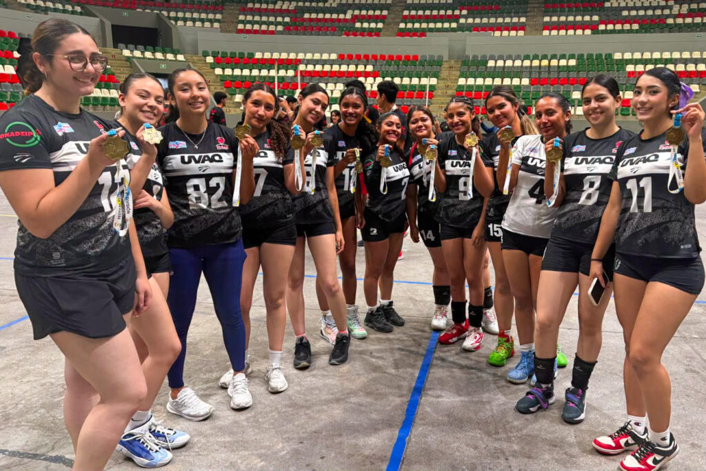260922 Campeonas Voleibol-6