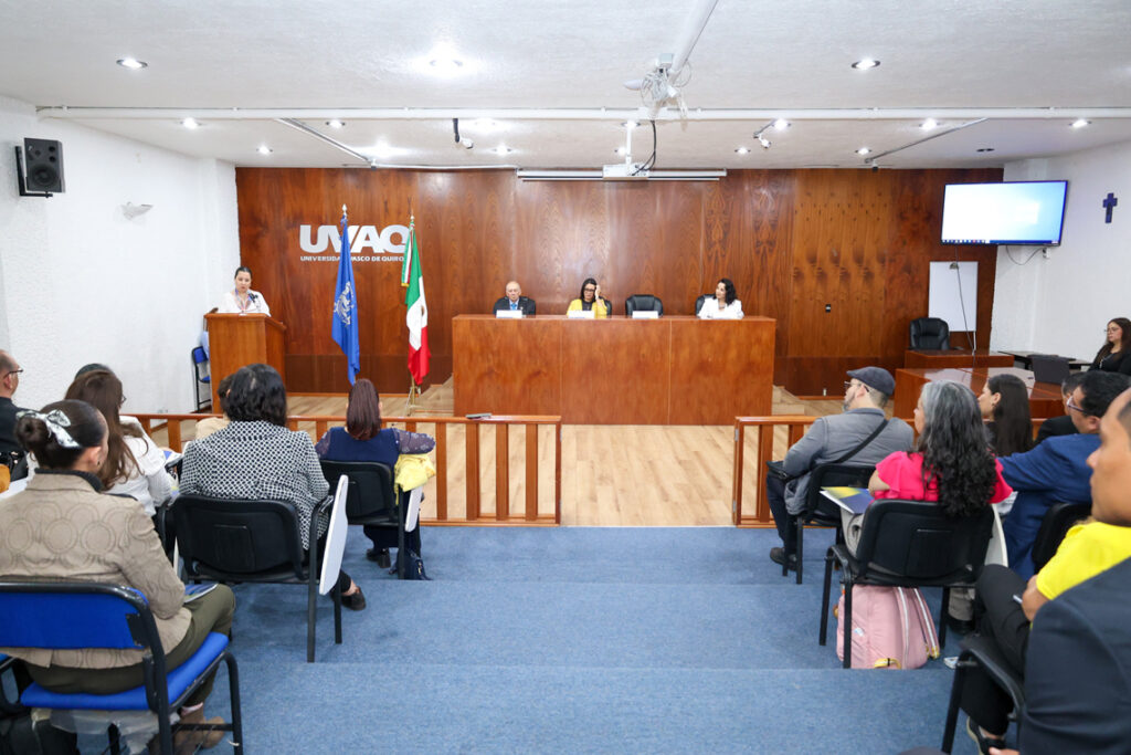 260925 Graduación Diplomado en Formación Humanística-10