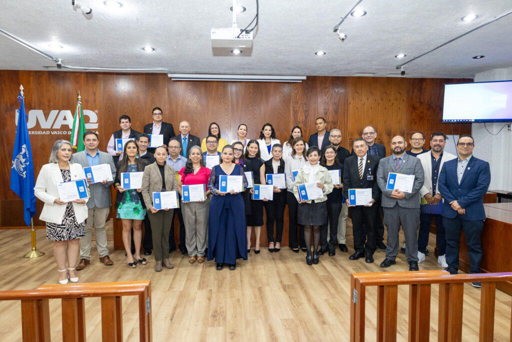 260925 Graduación Diplomado en Formación Humanística-4