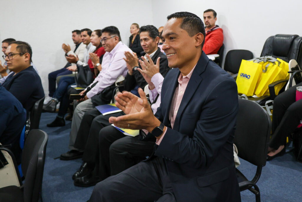 260925 Graduación Diplomado en Formación Humanística-7