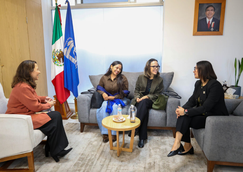 261028 Runión Rectoras UVAQ y UIIM -1